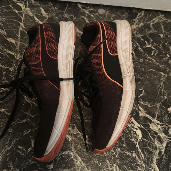 Puma Running Shoes - Picture 3 of 7